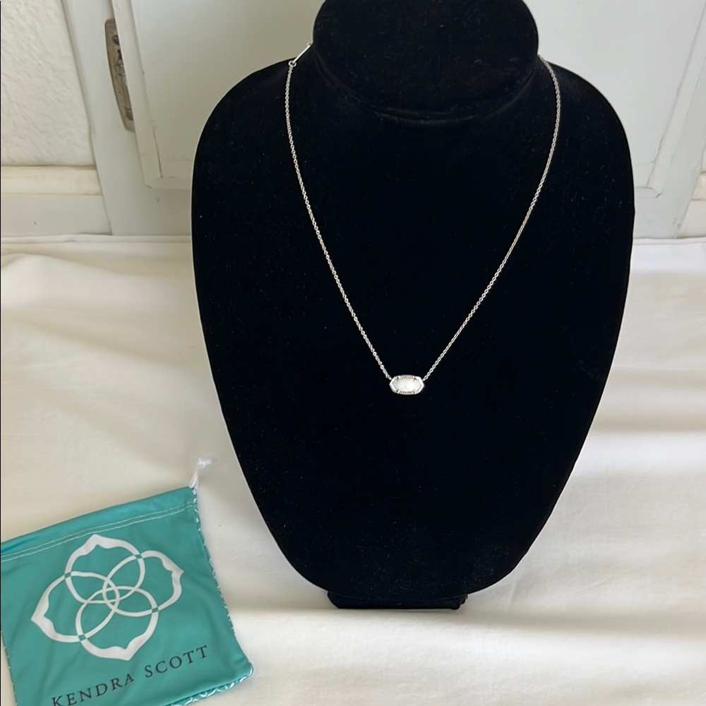 Kendra Scott Silver Pendant Necklace
